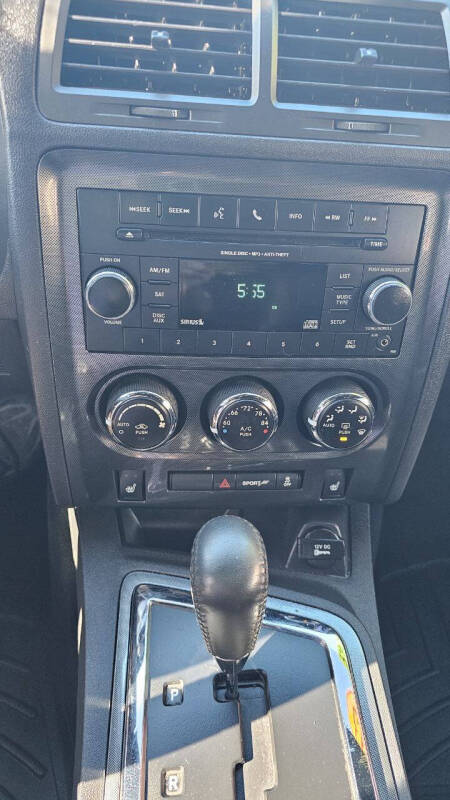 2013 Dodge Challenger SXT Plus