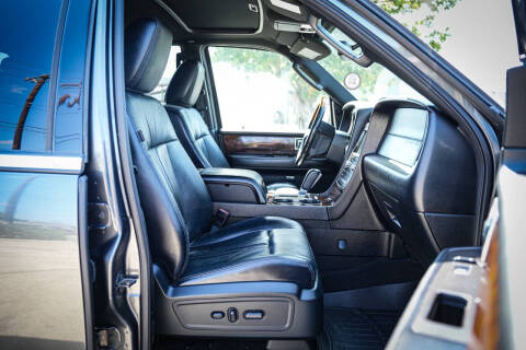 2016 Lincoln Navigator Select