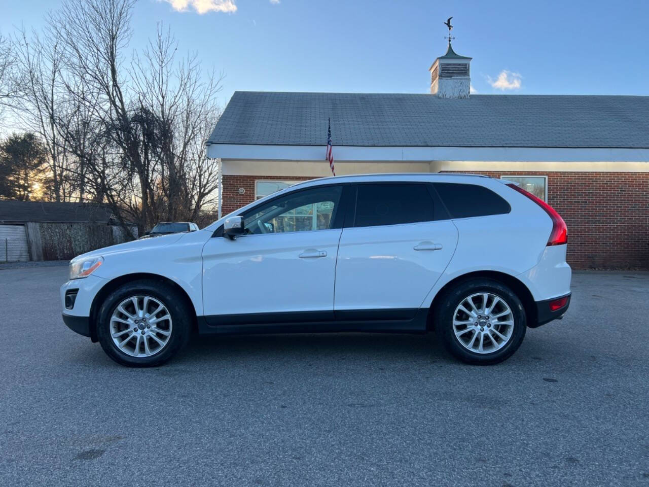 2010 Volvo XC60 for sale at Kinsman Auto Sales in North Andover, MA