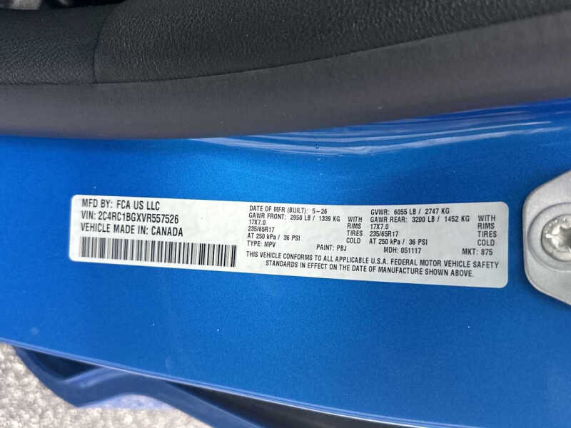 2027 Chrysler Pacifica Select