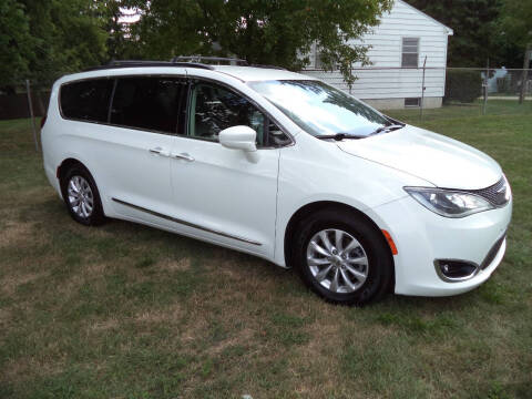 2017 Chrysler Pacifica Touring-L