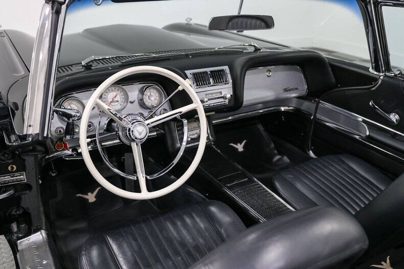 1960 Ford Thunderbird