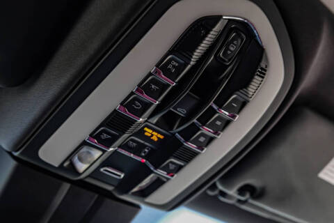 2017 Porsche Cayenne Platinum Edition