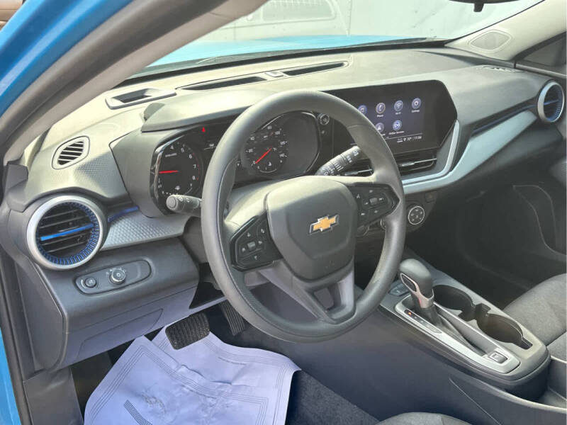 2025 Chevrolet Trax LS