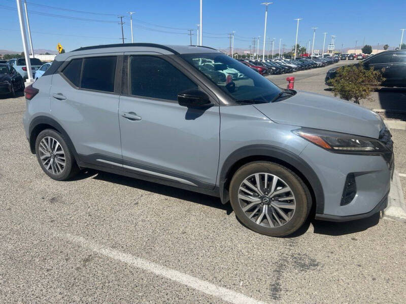2023 Nissan Kicks SR