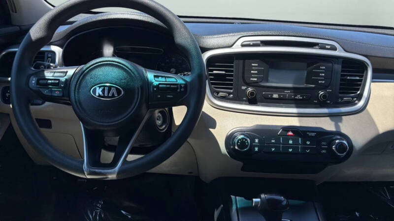 2017 Kia Sorento LX