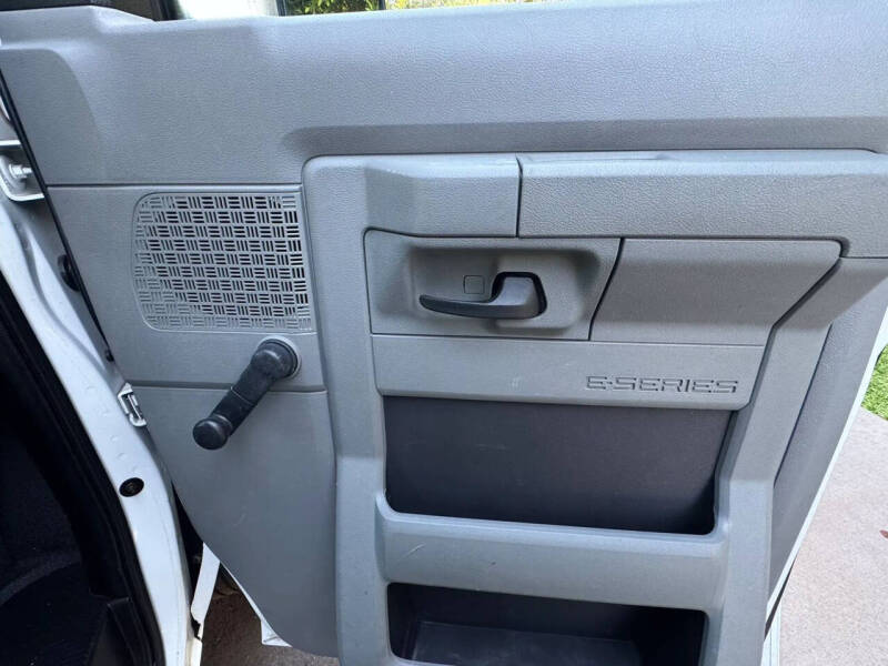2010 Ford E-Series E-250