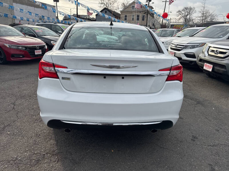 2014 Chrysler 200 Touring