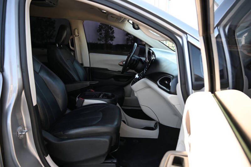2019 Chrysler Pacifica Touring L