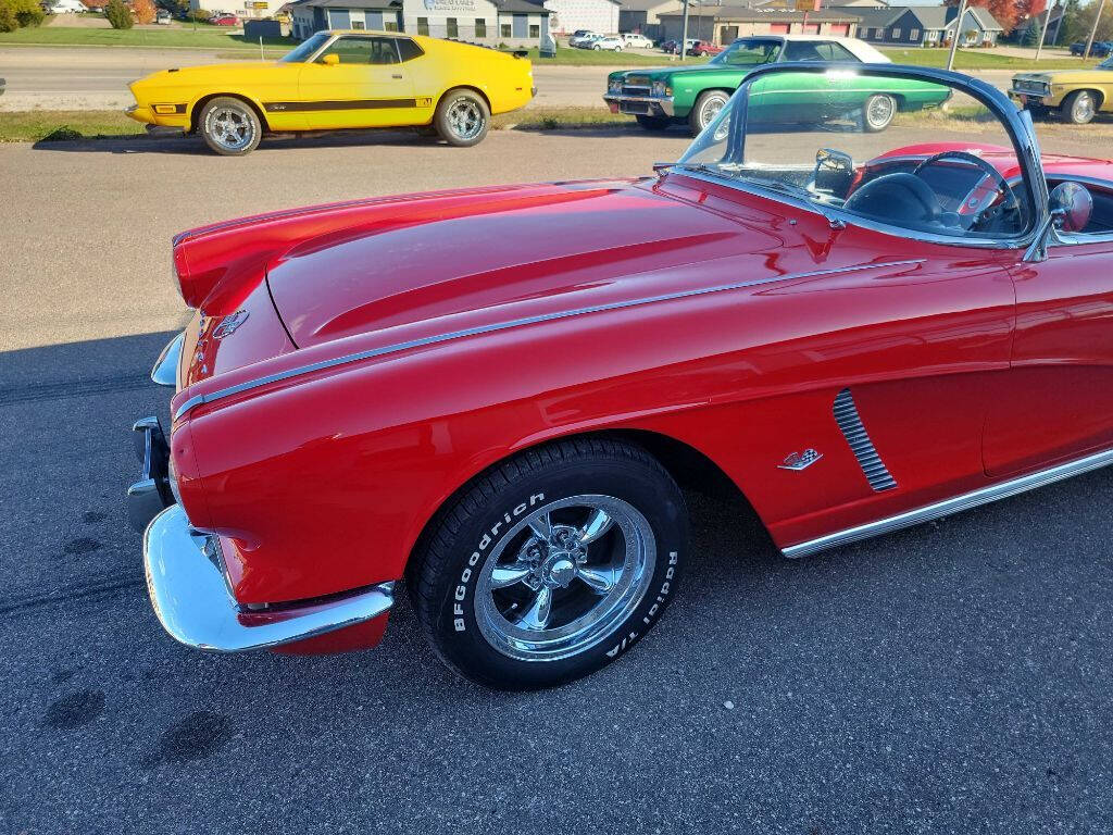 1962 Chevrolet Corvette 11