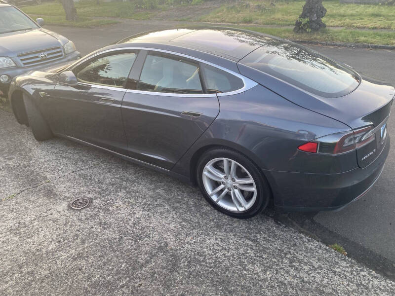 2015 Tesla Model S 70D