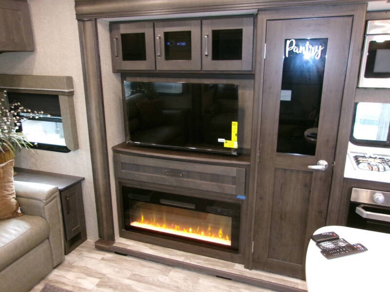 2021 Grand Design RV Reflection 303rls