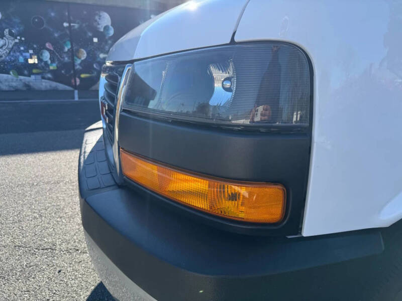 2022 GMC Savana 2500