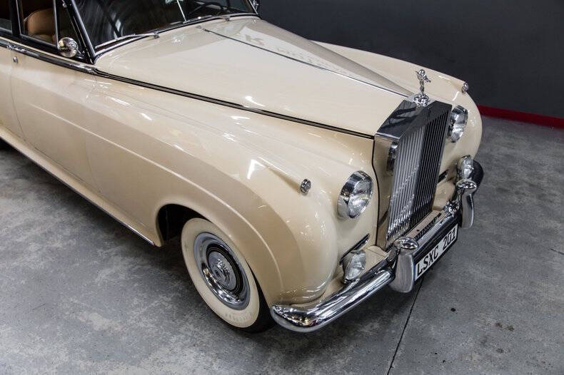 1961 Rolls-Royce SILVER CLOUD LWB