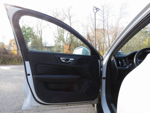 2022 Volvo V60 Cross Country T5