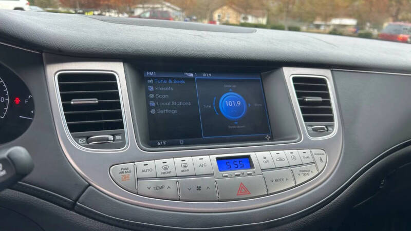 2012 Hyundai Genesis