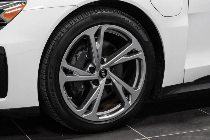 2022 Audi e-tron GT quattro Premium Plus