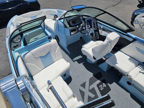 2022 MasterCraft XT24