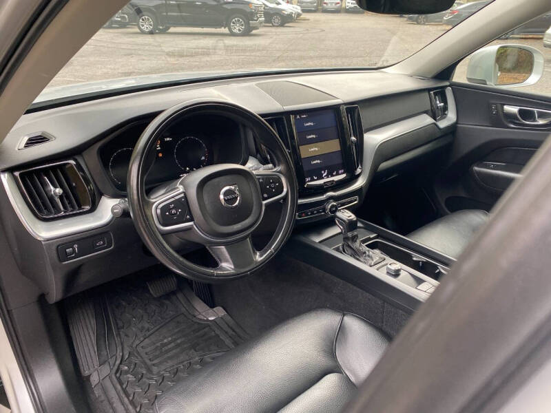 2018 Volvo XC60 T5 Momentum