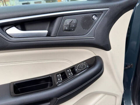 2019 Ford Edge Titanium