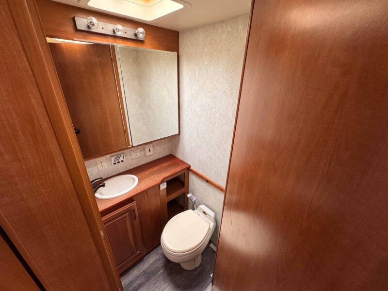 2001 Holiday Rambler Ambassador