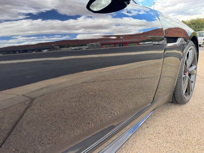 2018 Jaguar F-TYPE R