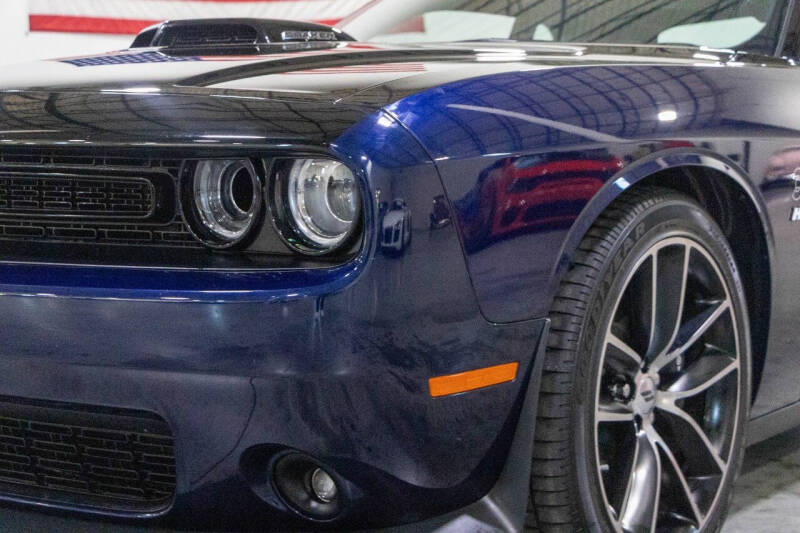 2017 Dodge Challenger 392 HEMI Scat Pack Shaker