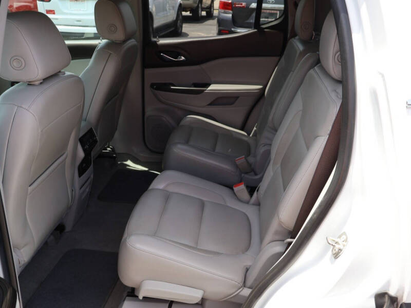 2017 GMC Acadia SLT-1