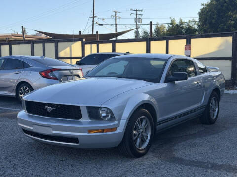2005 Ford Mustang V6 Deluxe