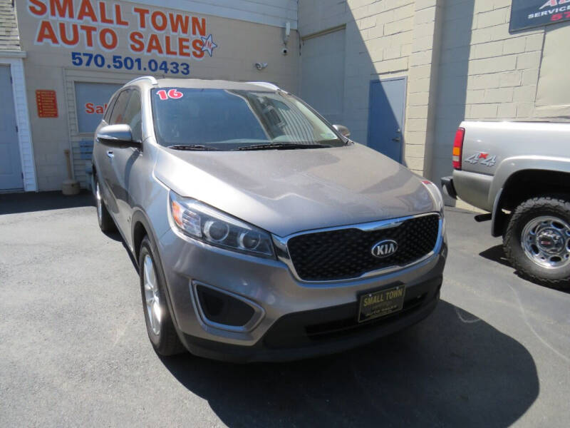 2016 Kia Sorento for sale at Small Town Auto Sales in Hazleton PA