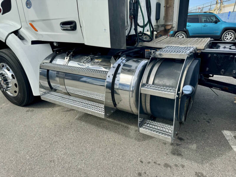 2018 Peterbilt 579