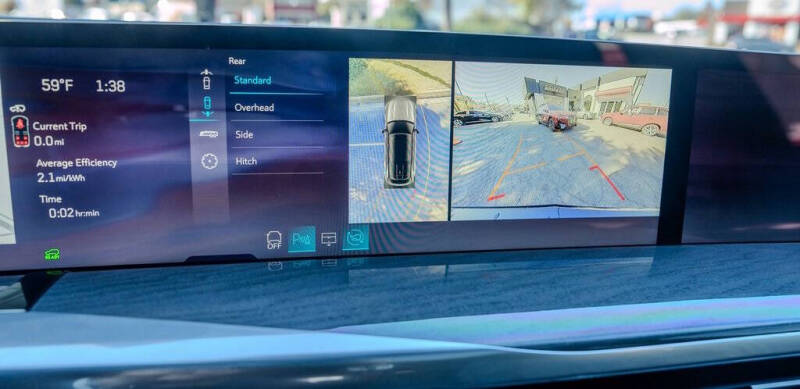 2025 Cadillac Escalade IQ Luxury 2