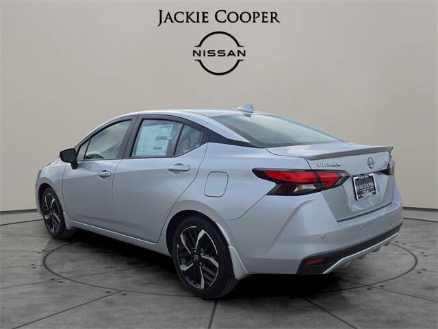 2025 Nissan Versa SR