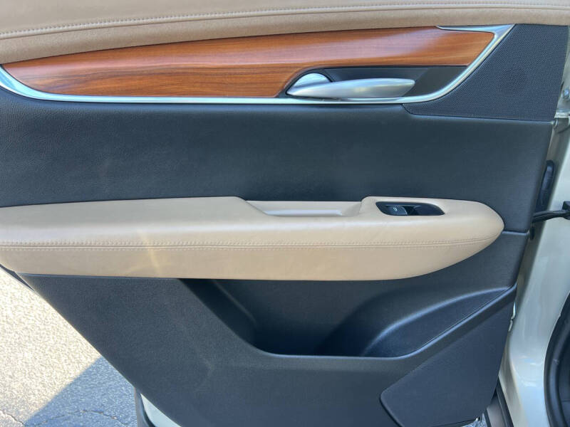 2017 Cadillac XT5 Platinum