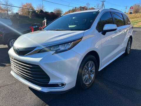 2022 Toyota Sienna XLE 8-Passenger
