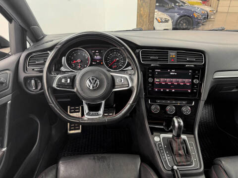 2020 Volkswagen Golf GTI SE