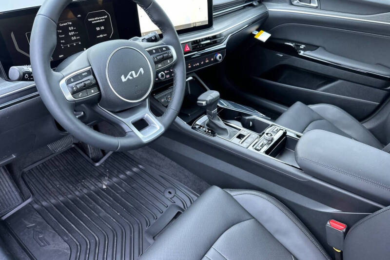 2025 Kia K5 EX