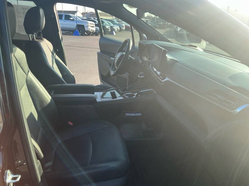 2025 Toyota Sienna Platinum 7-Passenger