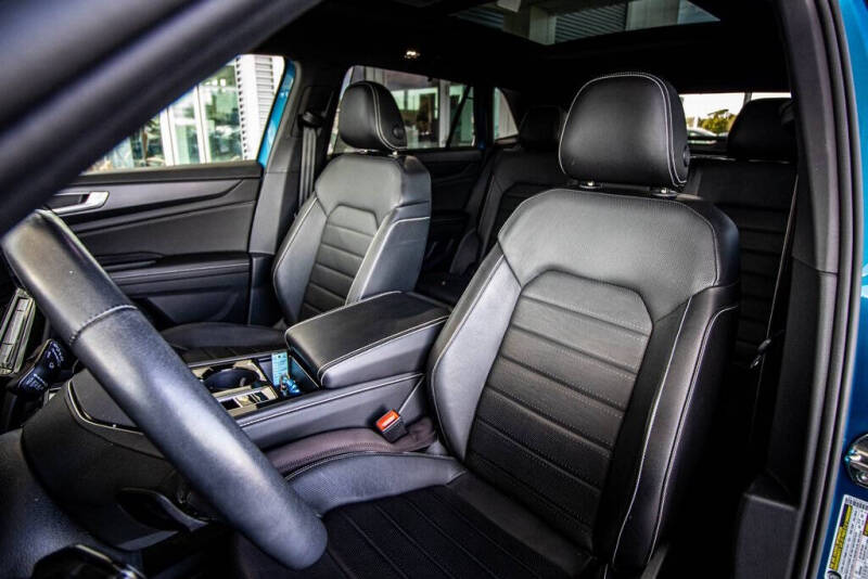 2024 Volkswagen Atlas Cross Sport SEL R-Line 4Motion