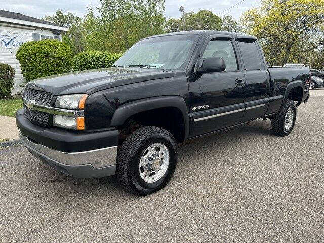 2004 Chevrolet Silverado 2500HD for sale at Paramount Motors in Taylor MI