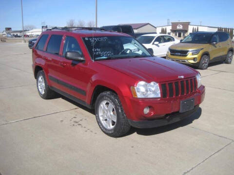 2006 Jeep Grand Cherokee for sale at IVERSON'S CAR SALES in Canton SD