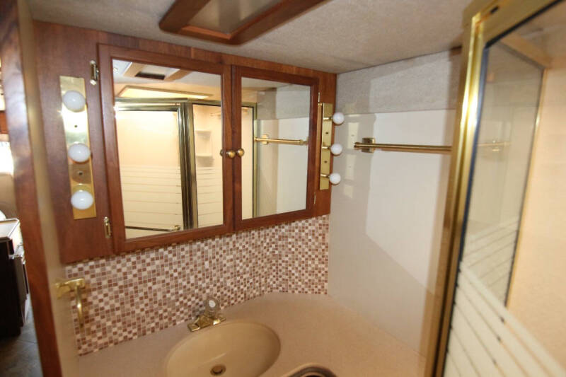 1997 FORETRAVEL U295