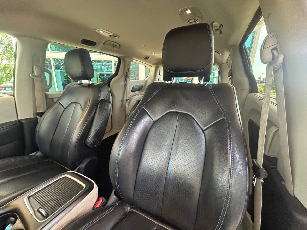 2021 Chrysler Pacifica 25