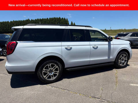 2025 Ford Expedition MAX Active