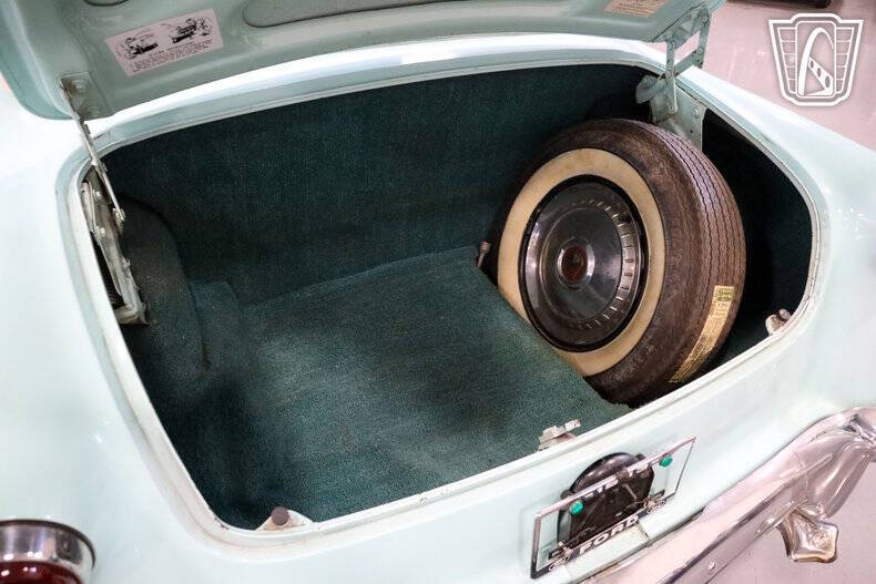 1953 Ford Crestline
