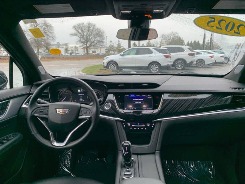 2025 Cadillac XT6 Premium Luxury