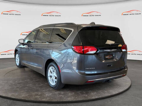 2017 Chrysler Pacifica