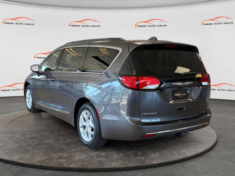 2017 Chrysler Pacifica