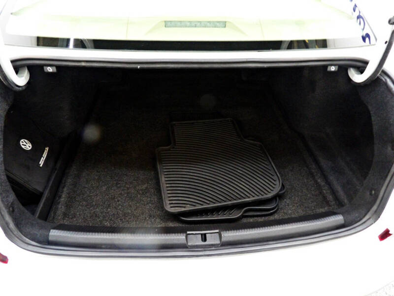 2018 Volkswagen Passat 2.0T SE