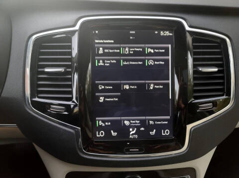 2017 Volvo XC90 T6 Momentum